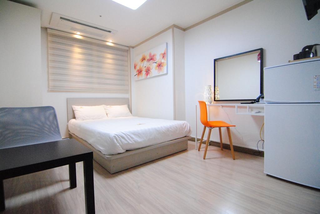 The Business Hotel